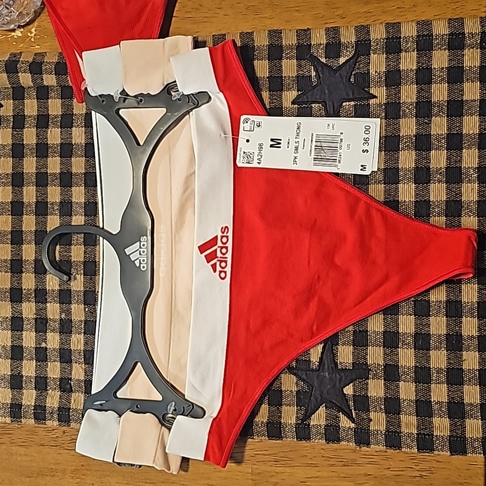 Adidas Women's 3 pk SMLS thongs (medium)